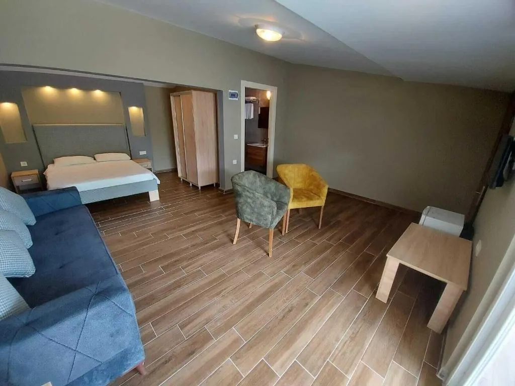 Room, Club Sideris, Izmir