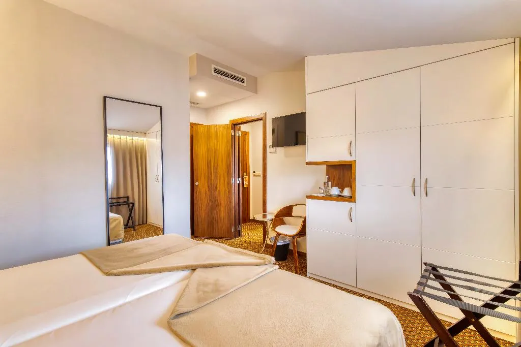 FAMILY ROOM STANDARD Room, Hotel Lis Batalha, Porto