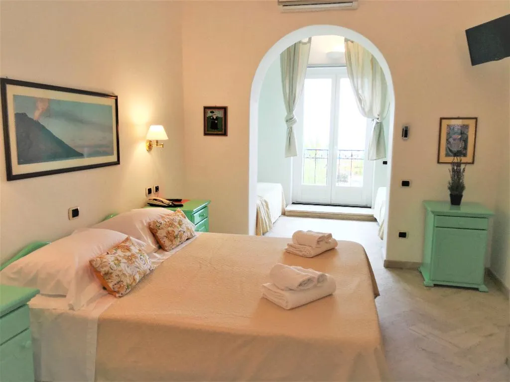 DOUBLE SUPERIOR Room, Hotel Ossidiana Stromboli, Palermo