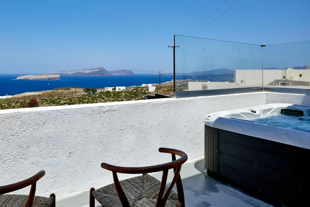 Room, Symmetry Suites, Santorini