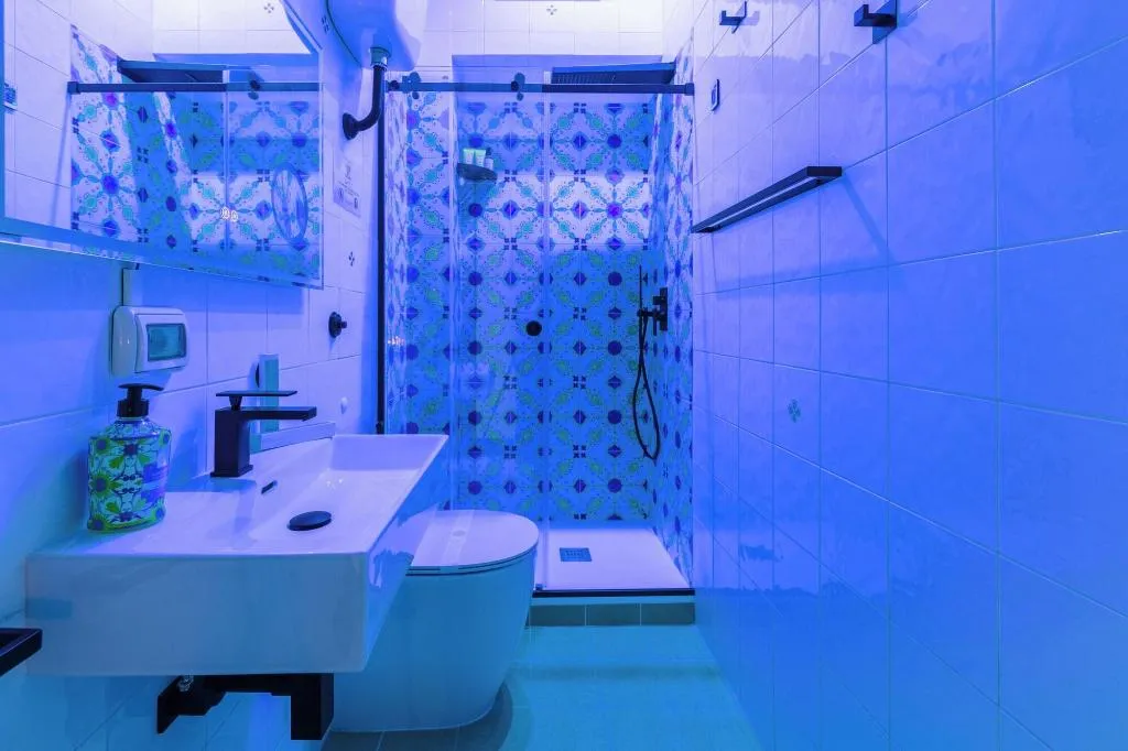 Room, Napolicentro Mare, Naples