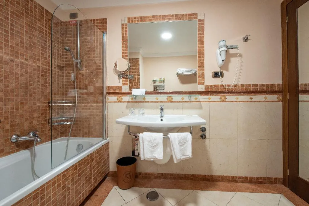 Double or Twin WITH BALCONY Room, Michelangelo, Naples