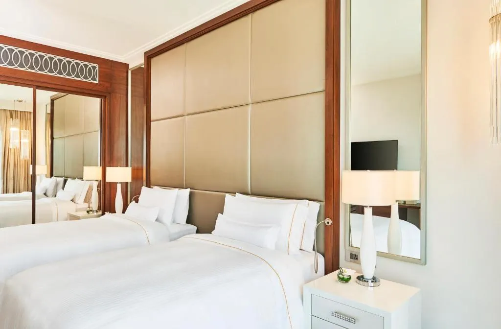 TWIN GUEST ROOM Room, Hilton Dubai Al Habtoor City, Dubai