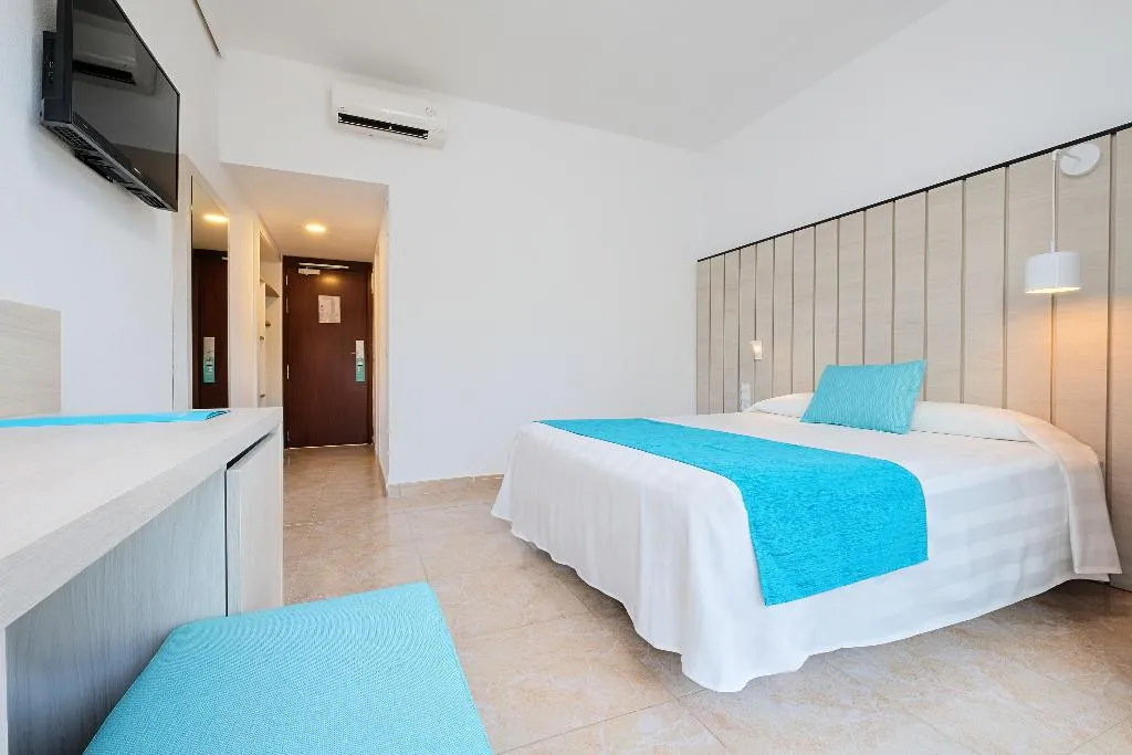 SINGLE PREMIUM Room, AzuLine Hotel Bergantin, Ibiza