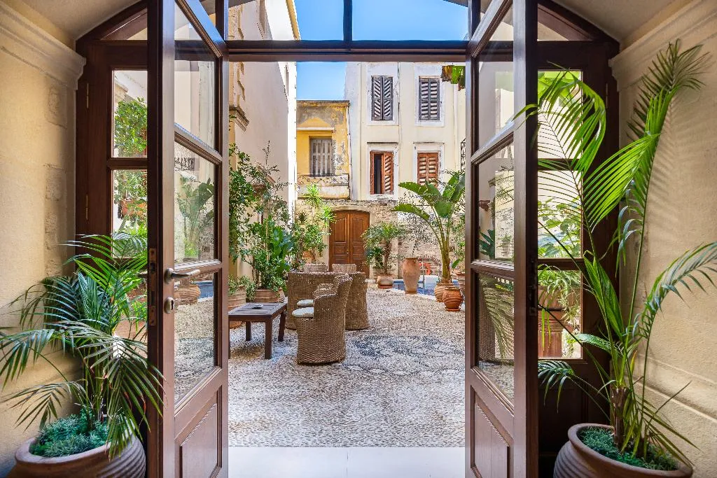 General view, Palazzino Di Corina, Crete
