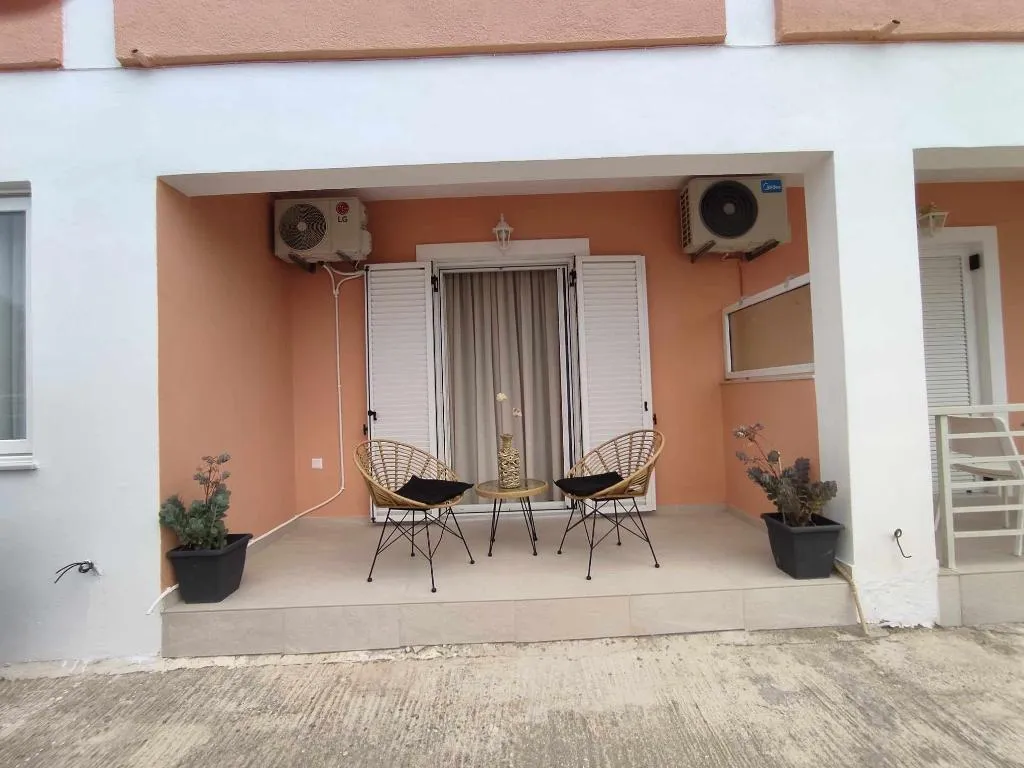HOUSE TWO BEDROOMS ONE BATHROOM Room, Roza studios, Corfu
