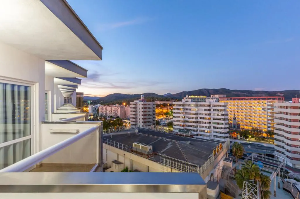 TWIN STANDARD Room, Samos, Majorca