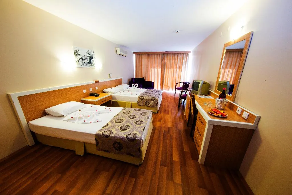 QUADRUPLE SEA VIEW Room, Tuntas Beach Hotel Altinkum, Bodrum