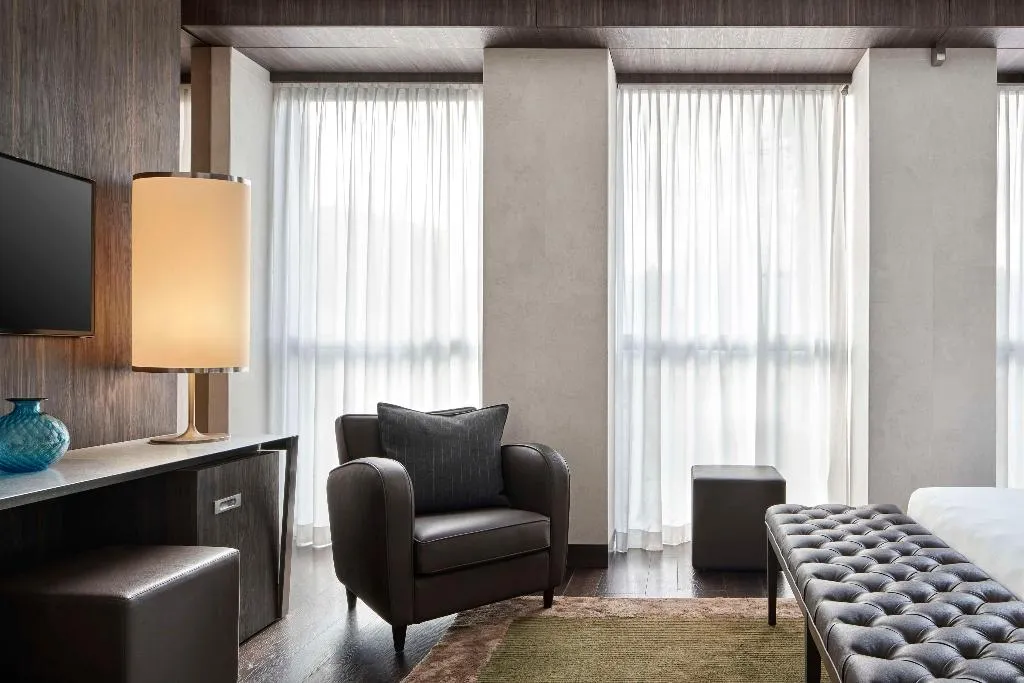 DOUBLE DELUXE KING BED Room, Hyatt Centric Milan Centrale, Milan