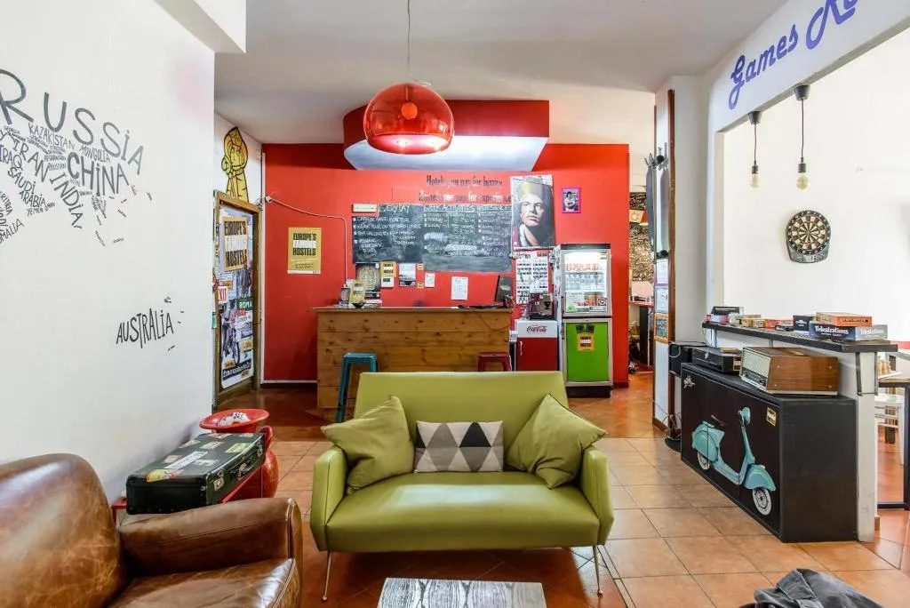 Lobby, Hostel of the Sun, Naples