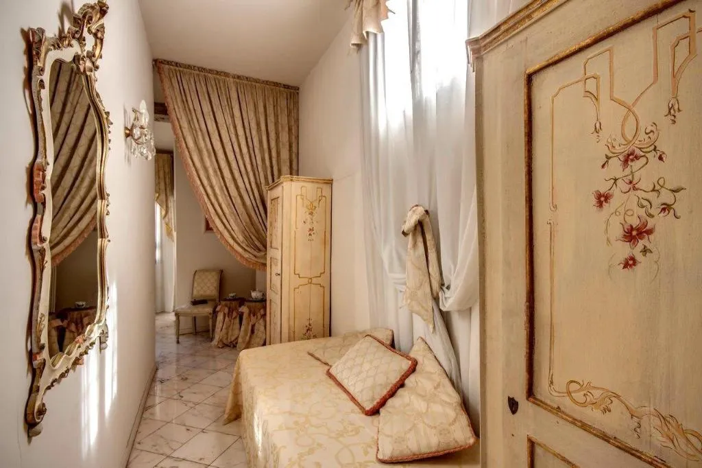 Room, Florence Dream Domus, Florence