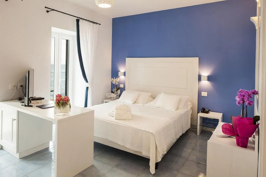 Room, Miramare Sea Resort and Spa, Naples