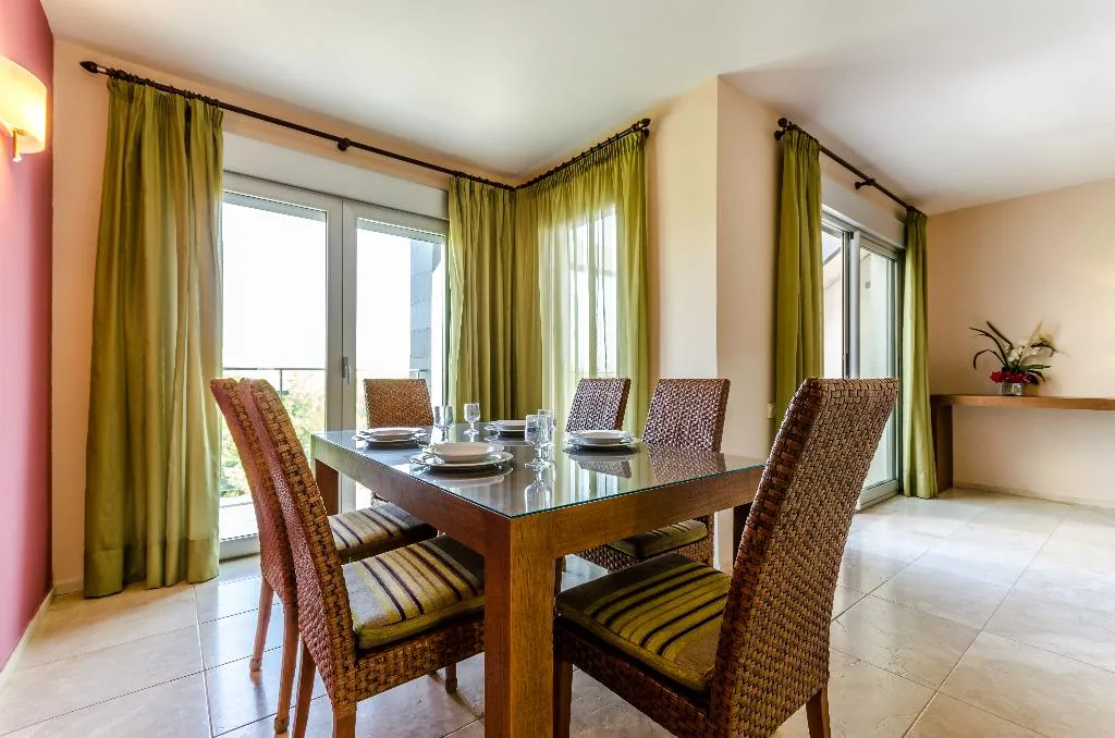 APARTMENT CAPACITY 5 THREE BEDROOM Room, El Plantio Golf Resort, Costa Blanca