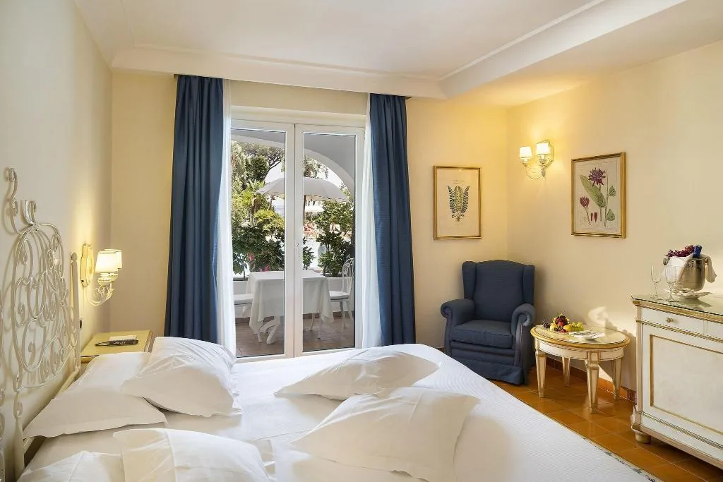 Room, Excelsior Belvedere Hotel & Spa, Naples