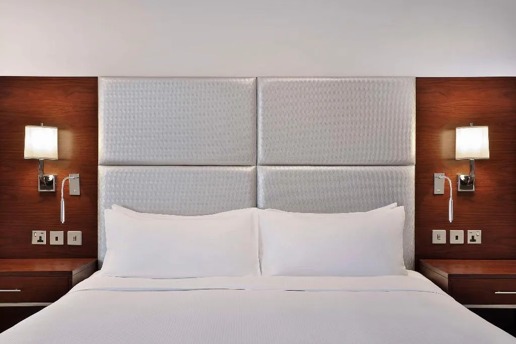 JUNIOR SUITE SEA VIEW Room, Hilton Dubai The Walk, Dubai