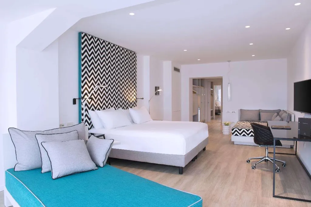 Room, Hilton Sorrento Palace, Naples