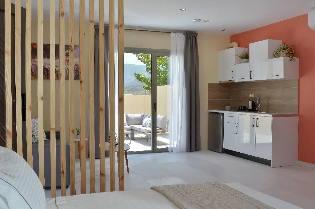 DOUBLE SUPERIOR WITH BALCONY Room, Swan Paradise Residences, Kalamata