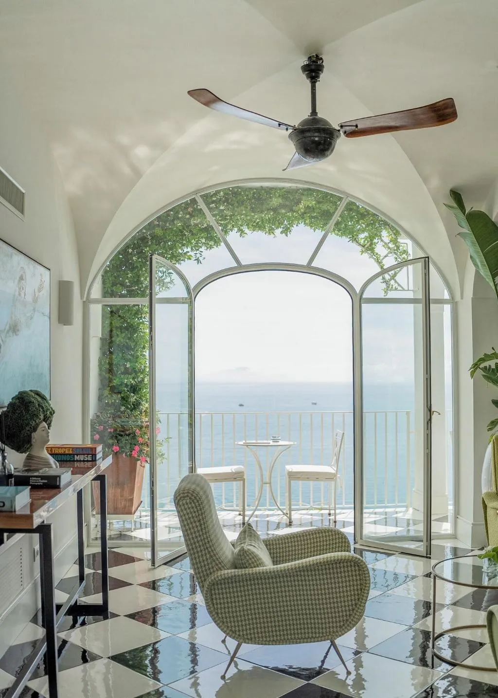 Lobby, Miramalfi, Naples