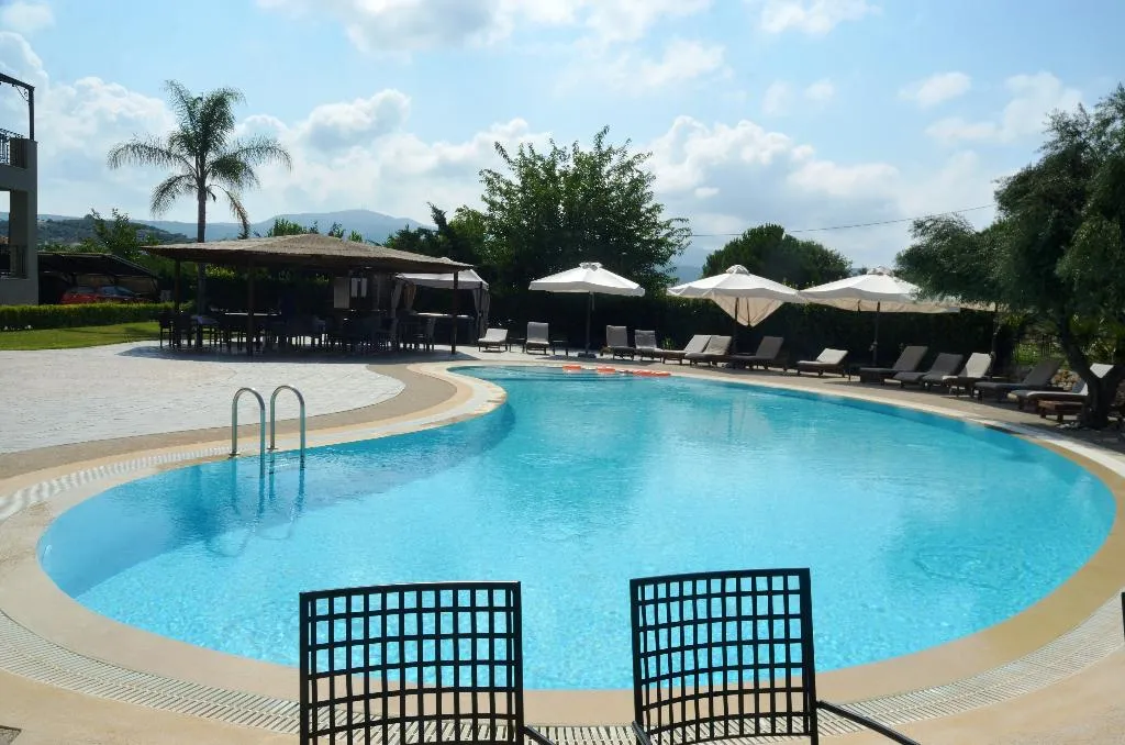 Pool, Tsokas, Kalamata