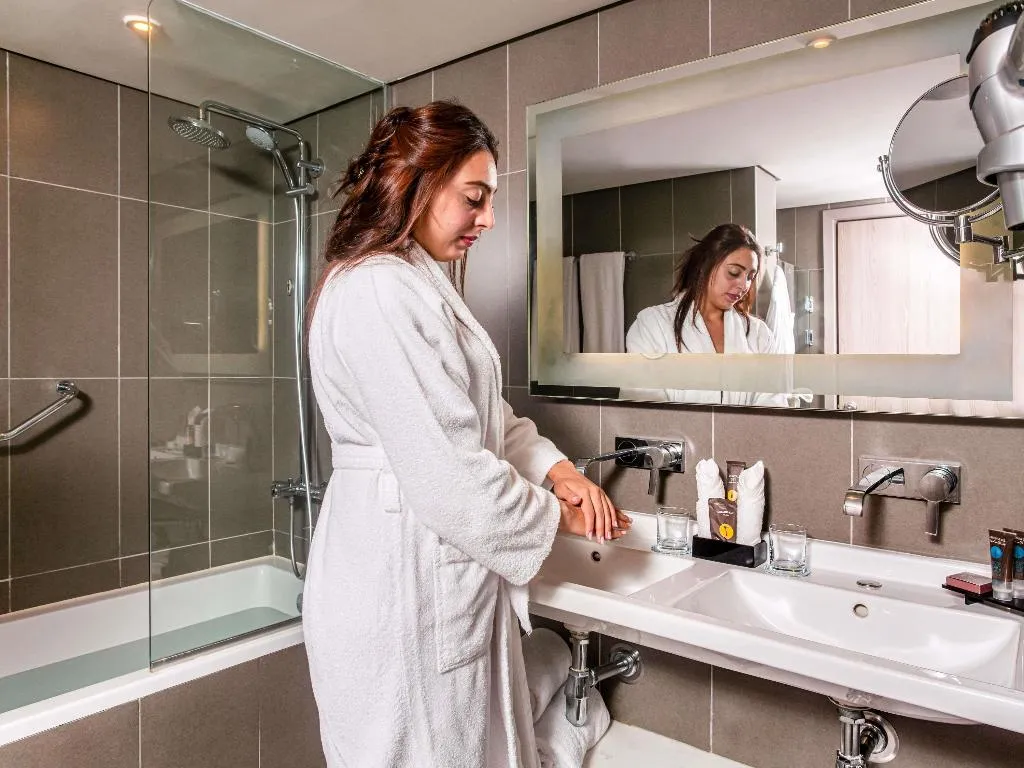 SUITE SUPERIOR KING BED Room, Novotel Cairo Airport, Cairo
