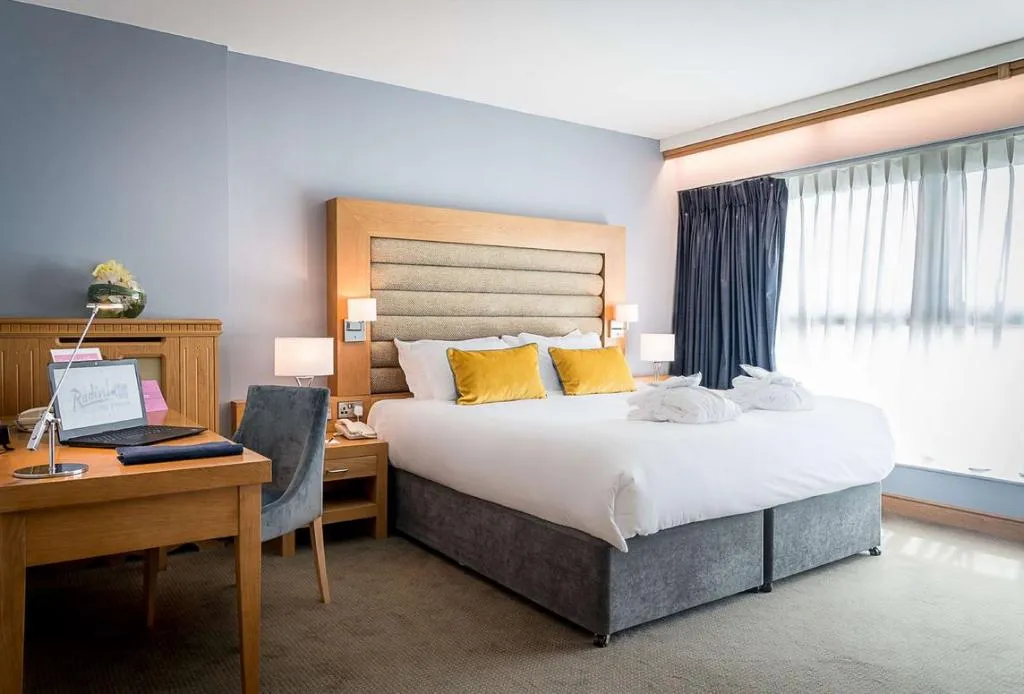 SUITE STANDARD Room, Radisson Blu Hotel & Spa, Cork, Cork