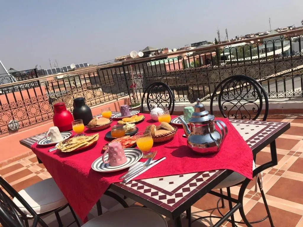 Room, Amour d'auberge, Marrakech