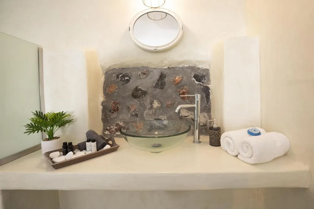 Room, Estate 1896, Santorini