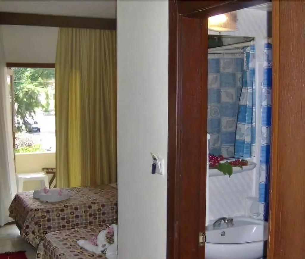 Room, Murat, Antalya