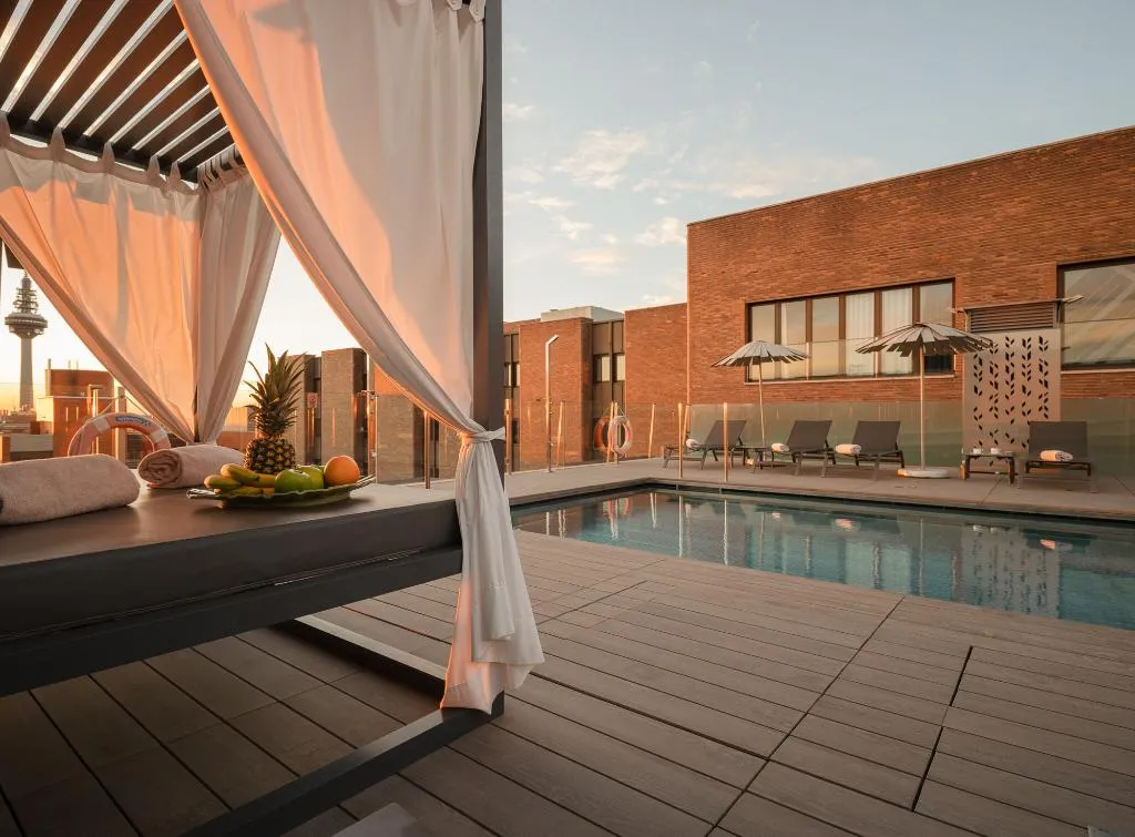 Pool, Novotel Madrid Center, Madrid