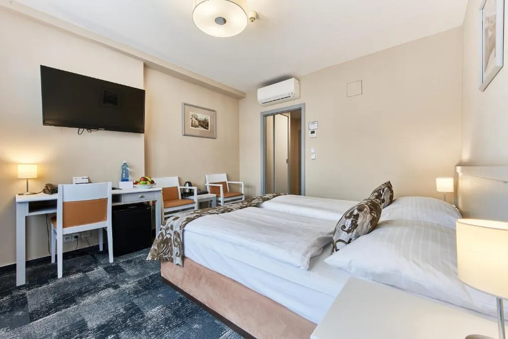 DOUBLE CLASSIC Room, Wellness Hotel Step, Prague