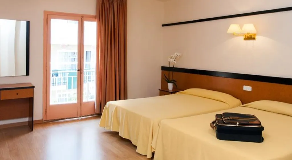 TRIPLE ECONOMY Room, The BandB by Guitart Hotels, Costa Brava