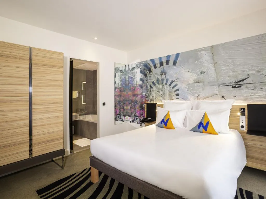 DOUBLE EXECUTIVE KING BED Room, Novotel Tunis Lac, Tunisia