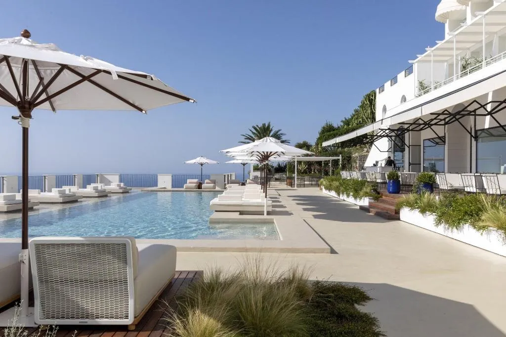 Sports and Entertainment, Furore Grand Hotel, Naples