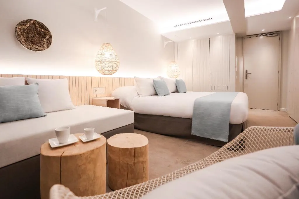 TRIPLE STANDARD Room, Kaktus Playa, Costa Brava