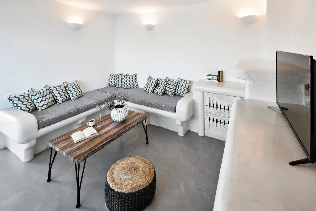 SUITE GRAND Room, Suites of the Gods Cave Spa, Santorini