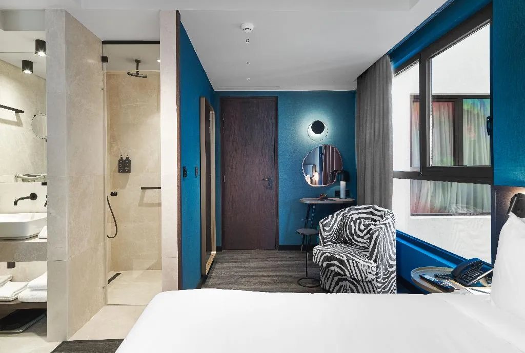 SINGLE STANDARD Room, NYX Esperia Palace Athens by Leonardo Hotels, Athens