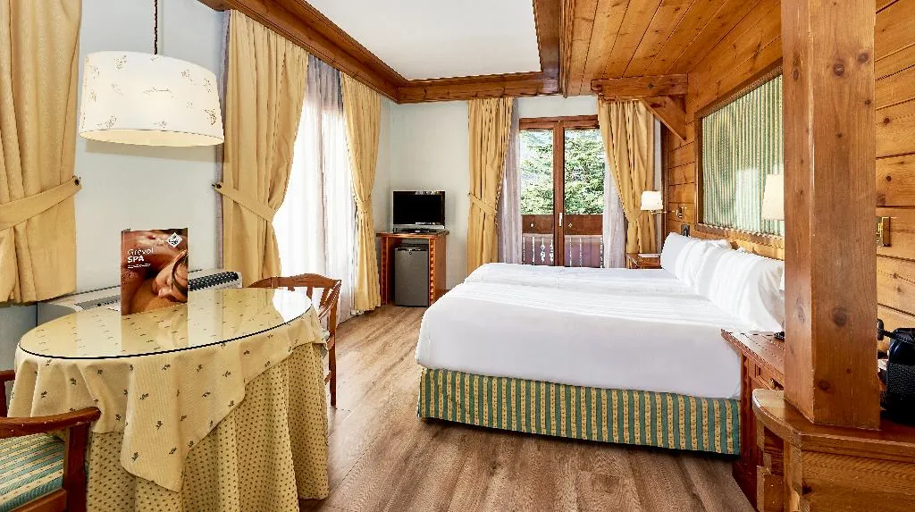 DOUBLE SINGLE USE SUPERIOR Room, Grevol Spa, Costa Brava