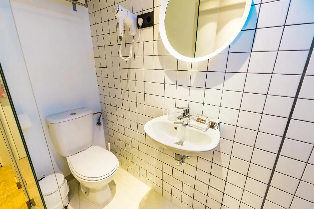 DOUBLE STANDARD Room, Far Home Bernabeu, Madrid