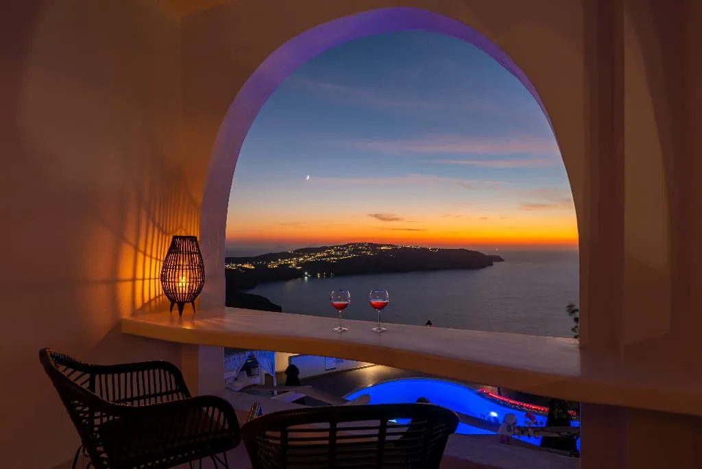 SUITE WITH VIEWS Room, Athermi Suites, Santorini