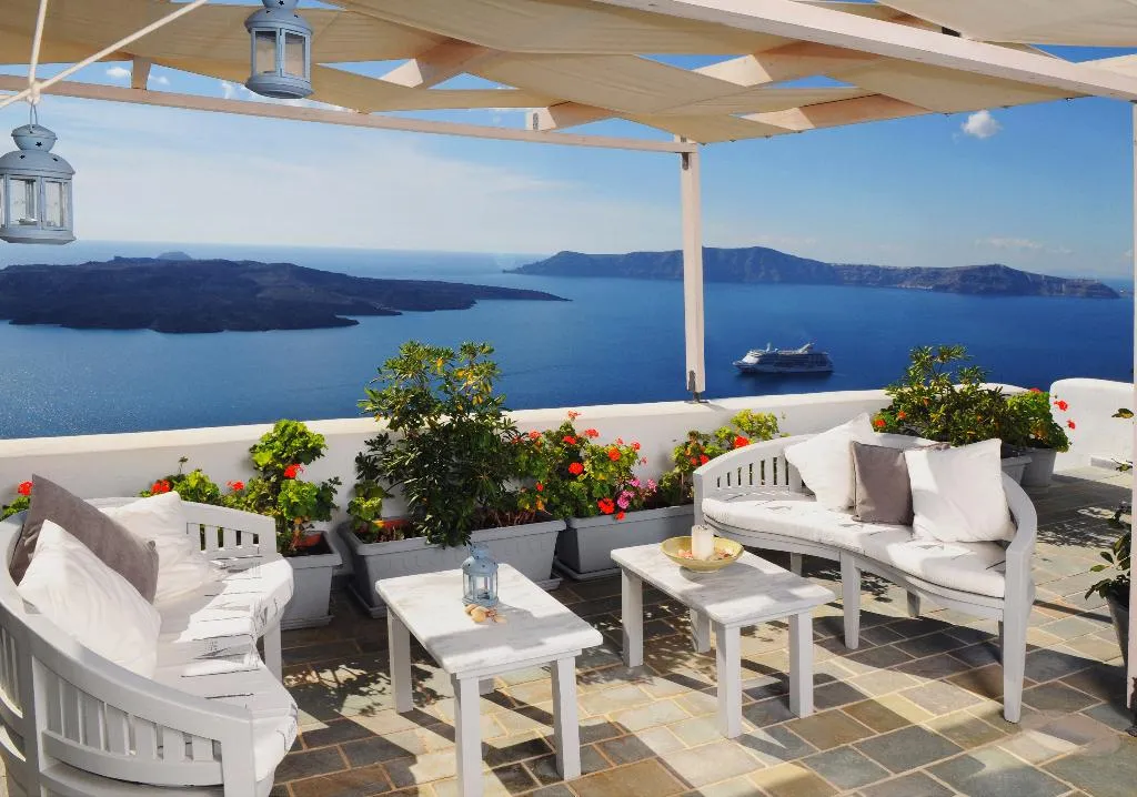 General view, Loucas On The Cliff, Santorini