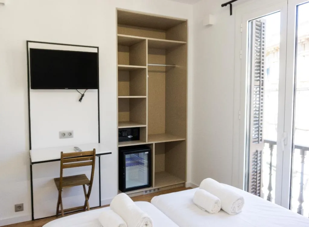 TWIN WITH VIEWS Room, Fontanella Green House, Barcelona