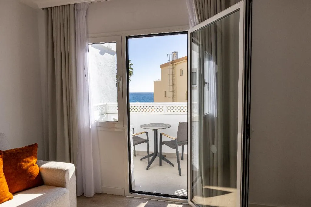 SUITE CAPACITY 3 Room, Ramada Hotel & Suites By Wyndham Costa Del Sol, Costa Del Sol