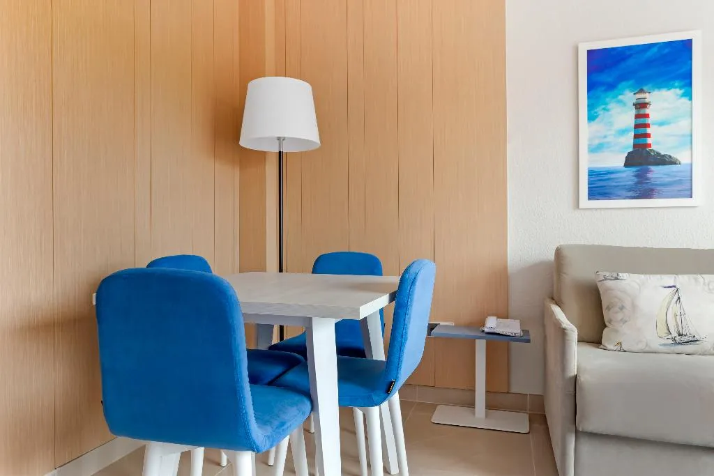 APARTMENT CAPACITY 4 ONE BEDROOM Room, Los Amigos Beach Club, Costa Del Sol