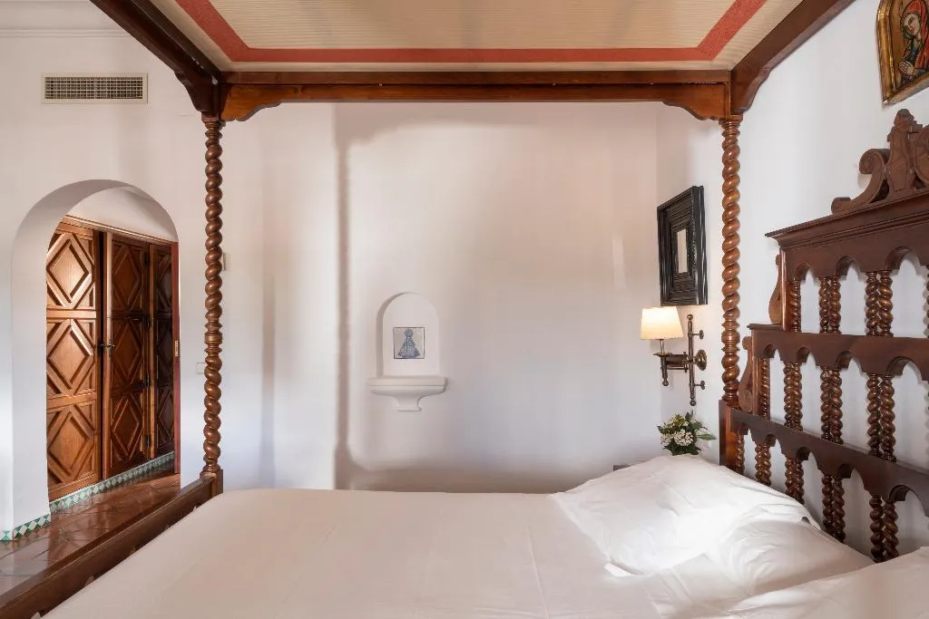 DOUBLE SUPERIOR Room, Parador de Guadalupe, Madrid