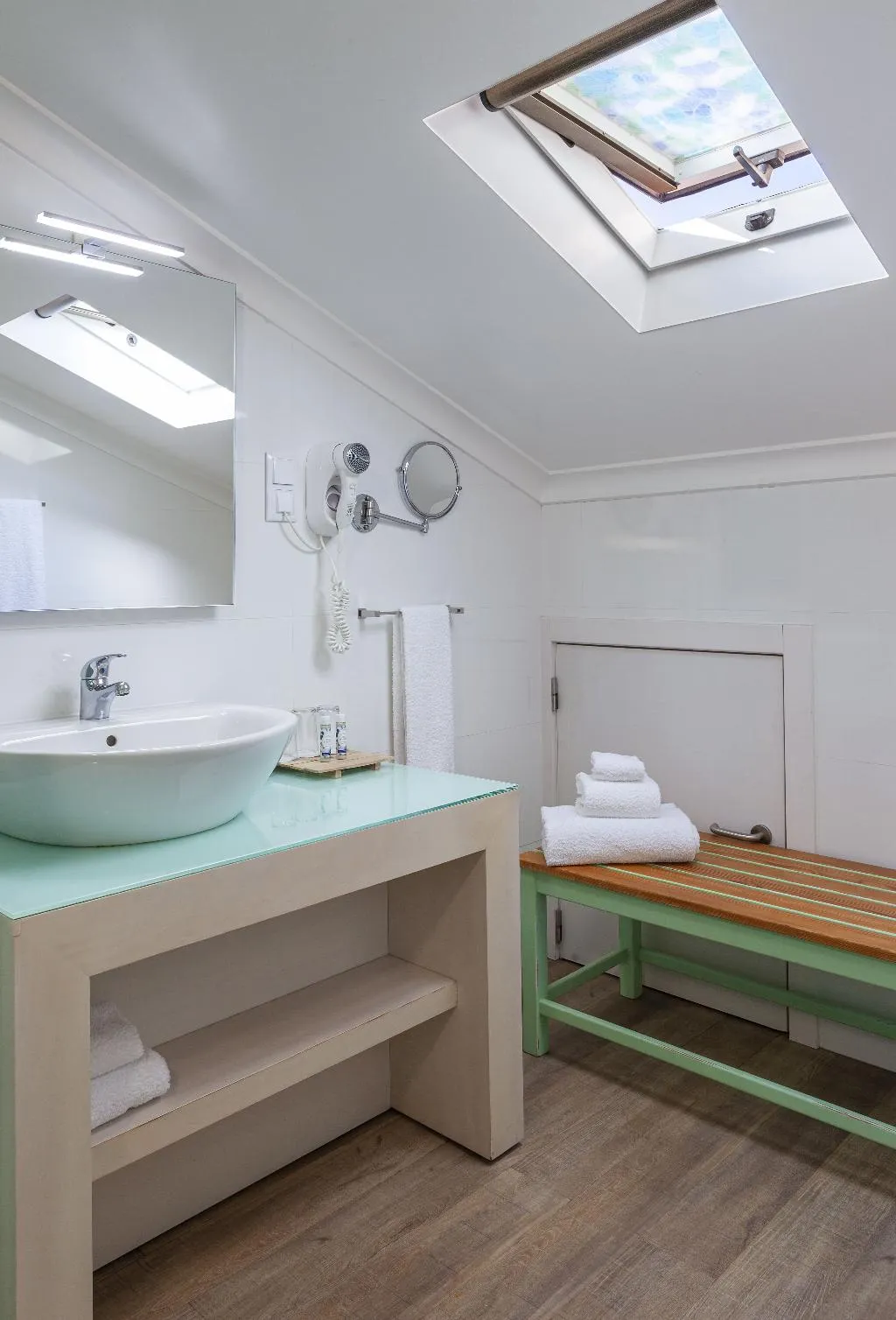TRIPLE WITH BALCONY Room, Casa do Outeiro, Arts & Crafts Boutique Hotel, Porto