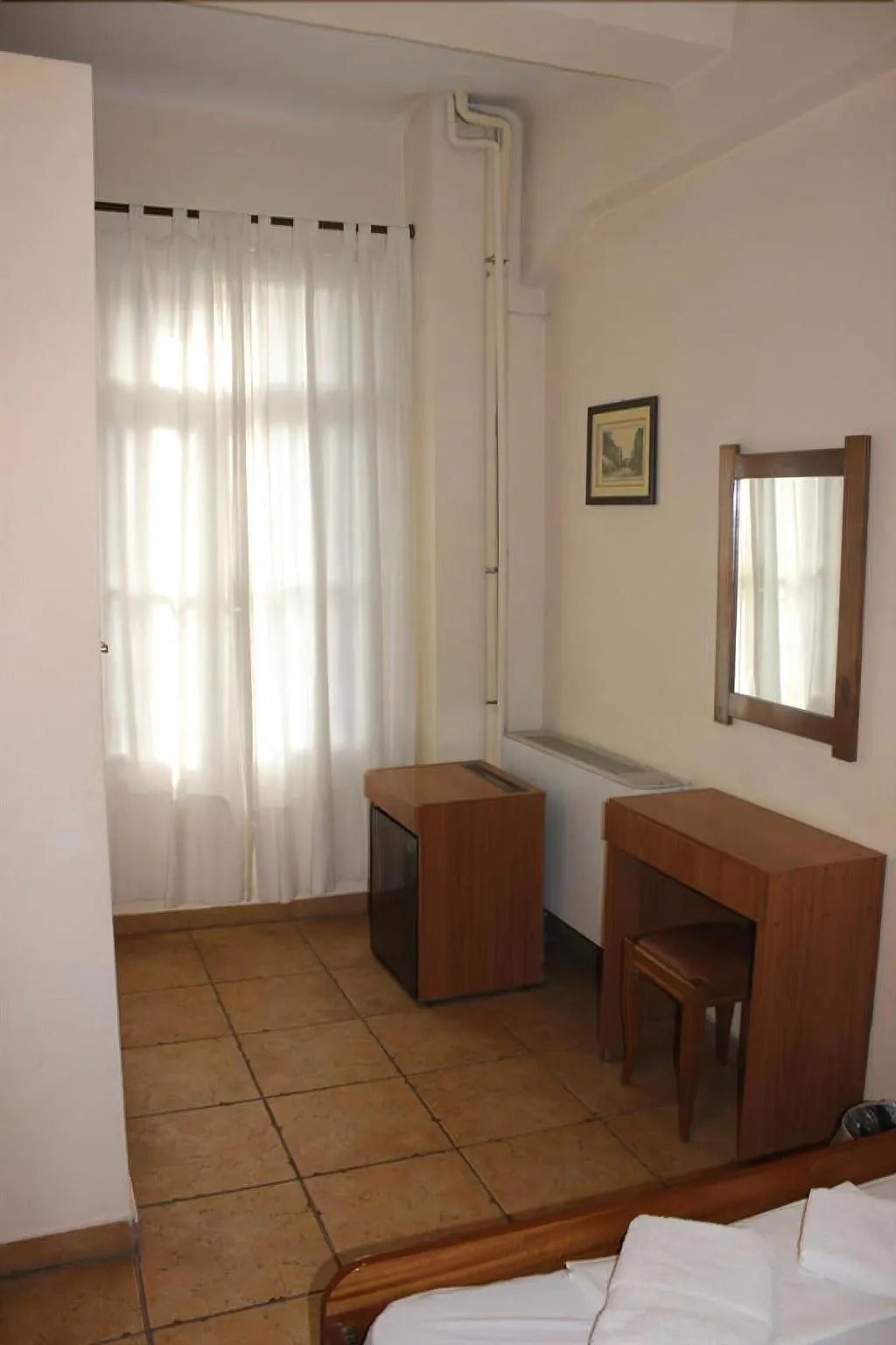 Room, Fivos, Athens