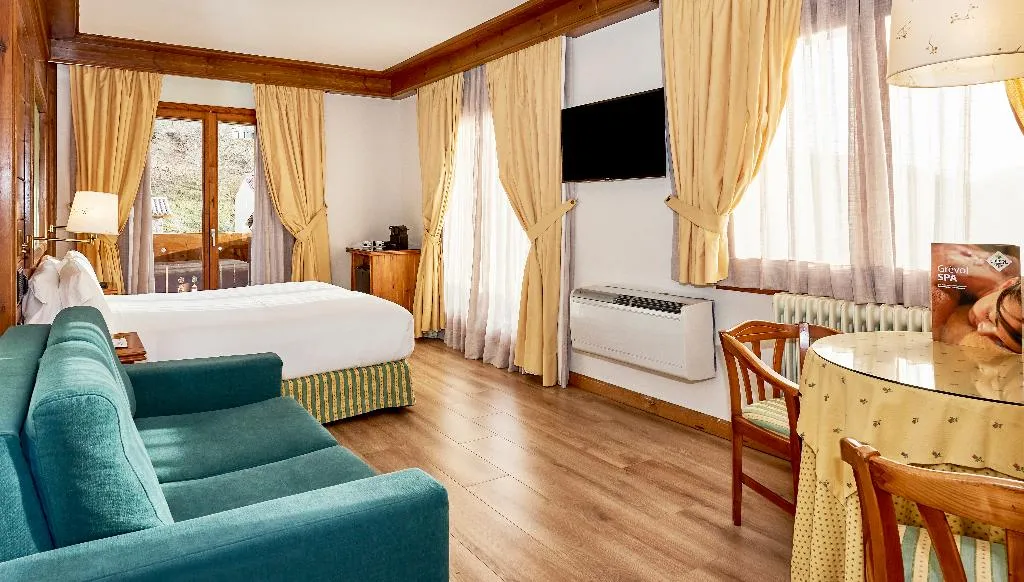 Double or Twin SUPERIOR Room, Grevol Spa, Costa Brava