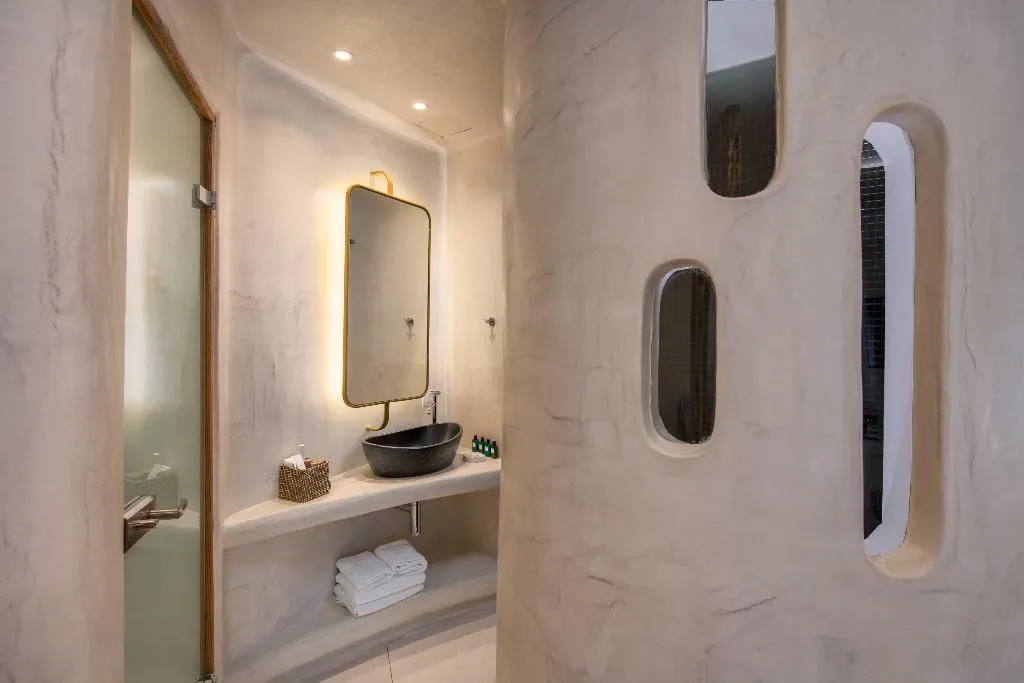 JUNIOR SUITE STANDARD Room, Athina Luxury Suites, Santorini