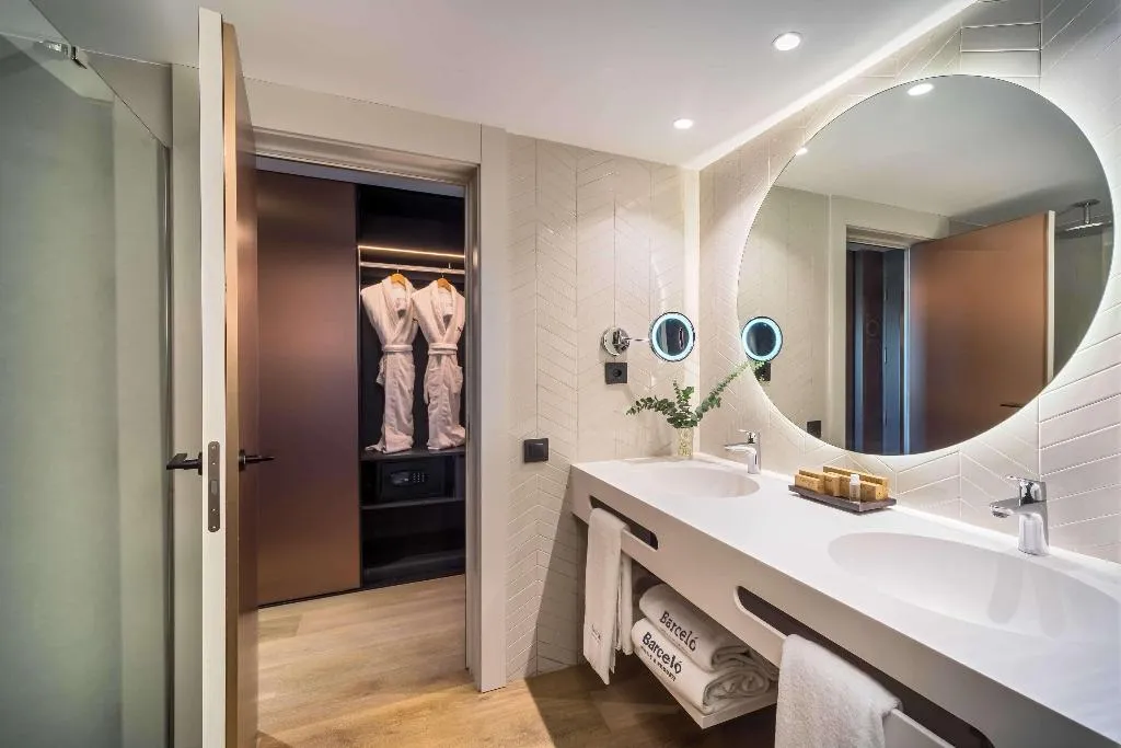 Double or Twin DELUXE PREMIUM Room, Barcelo Sevilla Renacimiento, Seville
