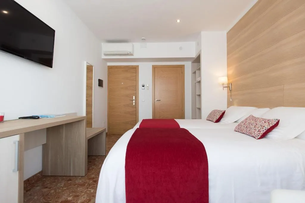Room, Hostal Menurka, Menorca
